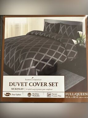 McKinley Queen Duvet Cover Set in black & Charcoal Gray, 2 shams